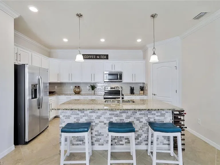9207 Shadow Oak Ln — Photo 8