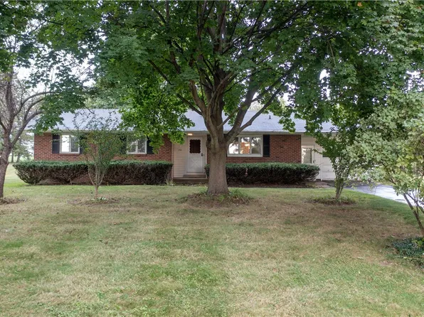 70 Howell Rd, Fairport, NY 14450