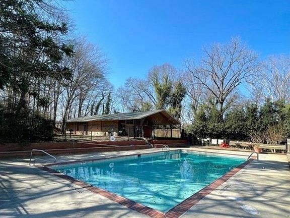 4th image of 250 Little St APT A103