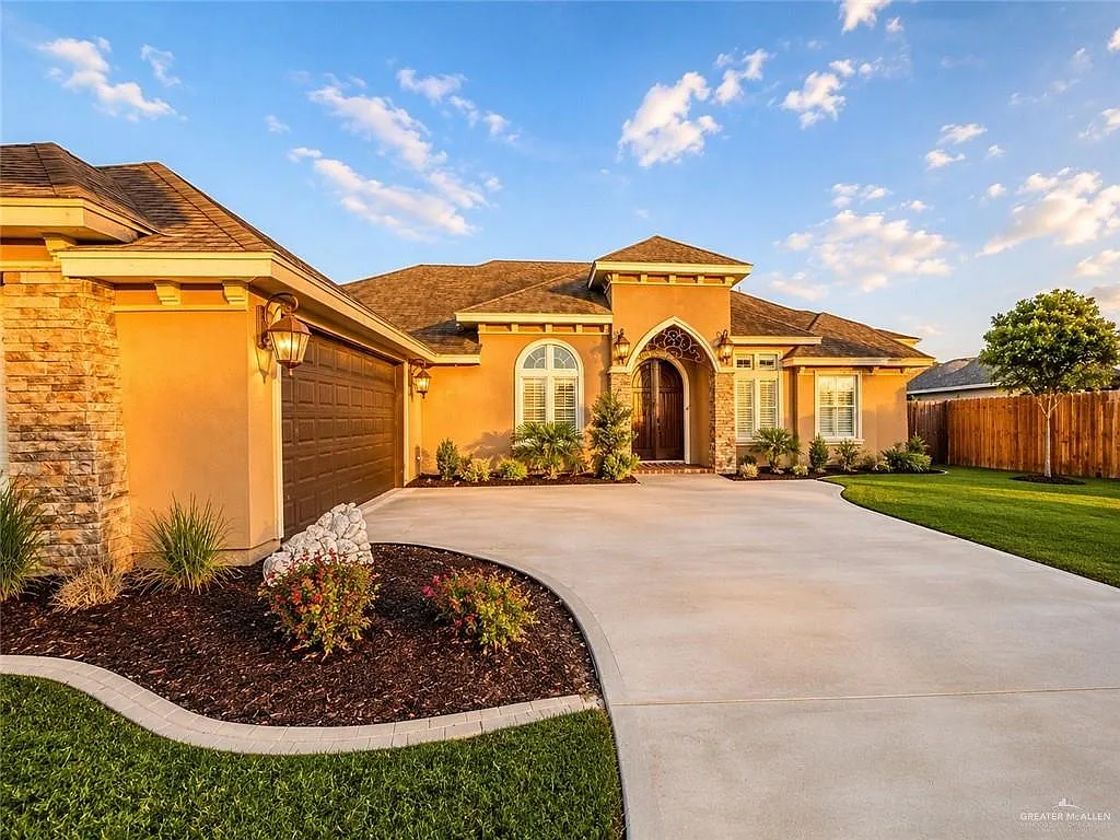 4 bed, 3.5 bath, 2596 sqft, $3,750 — Photo 2