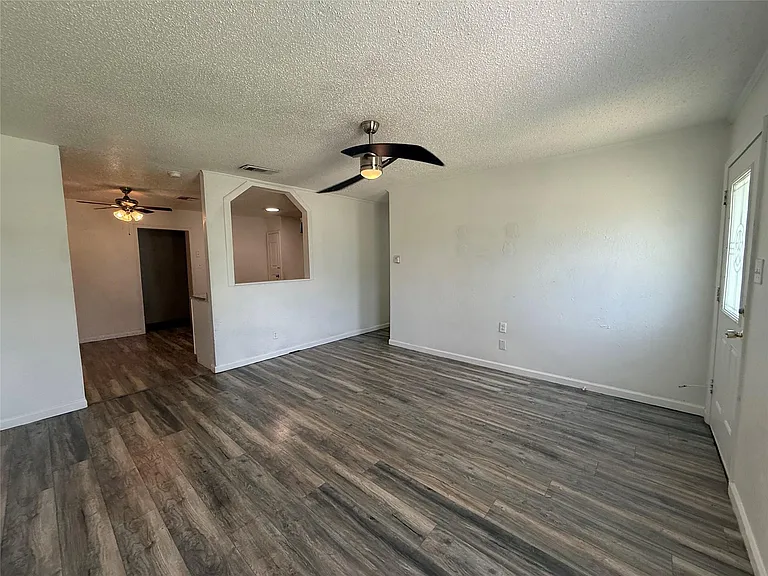 6204 Dove Springs Cir — Photo 3