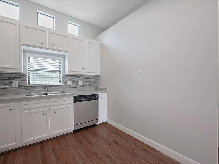 7650 Springhill St #603 — Photo 11