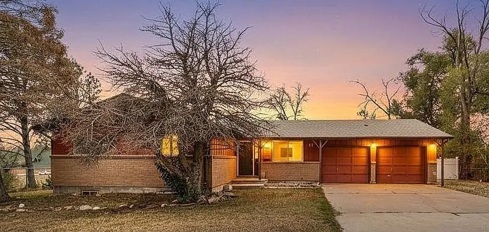 6 bed, 2558 sqft, $2,750 — Photo 1