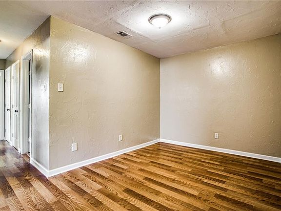 4th image of 6625 S Creek Dr