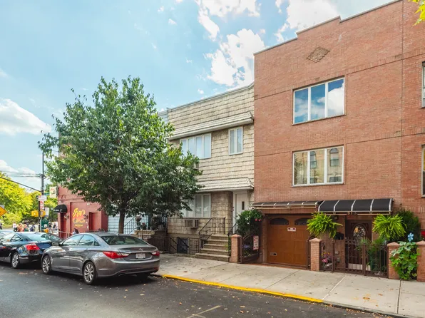 909 Lorimer Street image 5 of 15