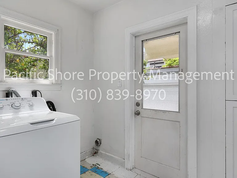 533 N. Windsor Blvd — Photo 15