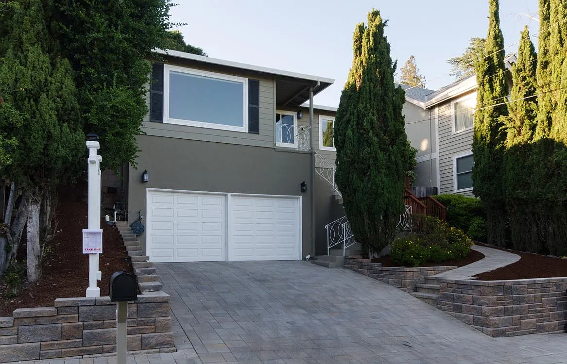 1704 Terrace Dr photo 1