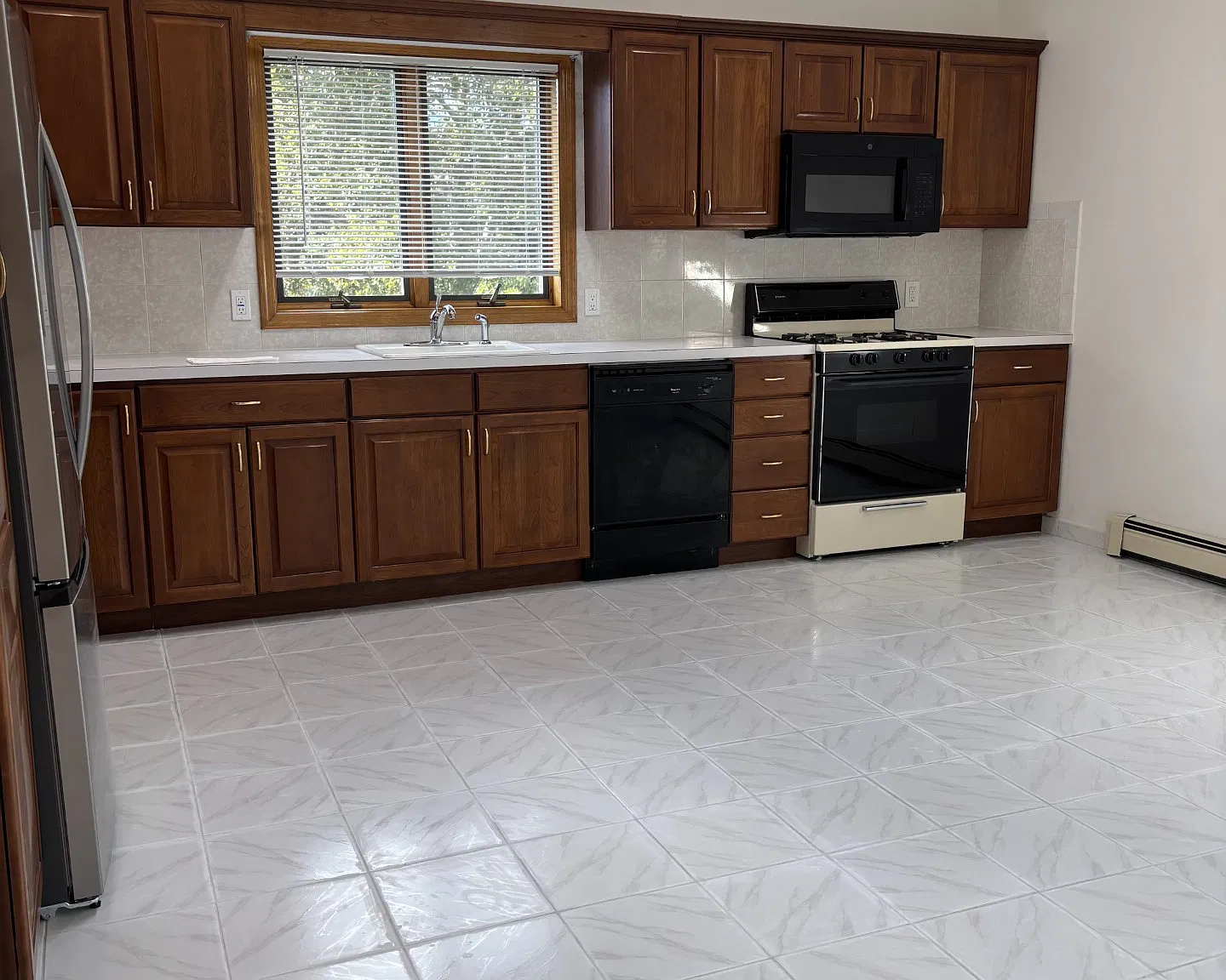 5 bed, 2700 sqft, $4,700 — Photo 4