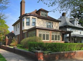 1801 Emerson Ave S, Minneapolis, MN 55403