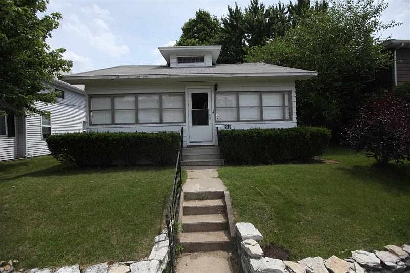 1st image of 838 S 25th St
