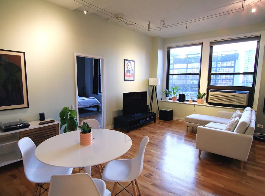 1 bed, 900 sqft, $2,400 — Photo 2