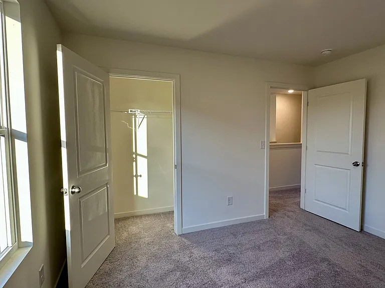 233 Golden Raintree Dr — Photo 9