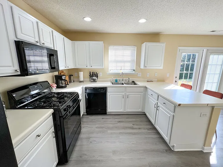 Kaycee Ct — Photo 6