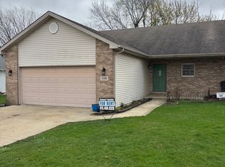 136 E Adams St, Manteno, IL 60950