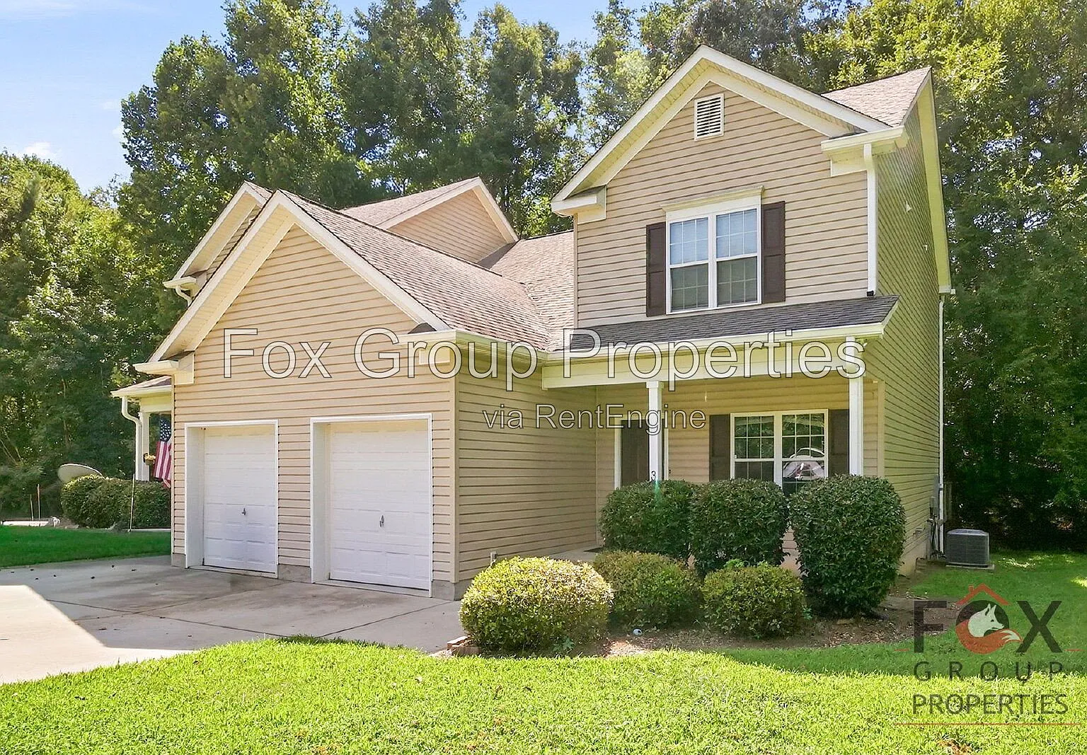 3 bed, 2.5 bath, 1350 sqft, $1,595 — Photo 1