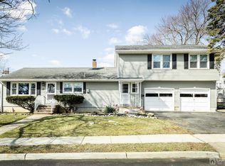 28 Melville Rd, Edison, NJ 08817