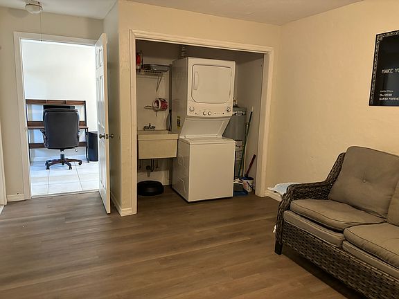 Private laundry room / bonus space