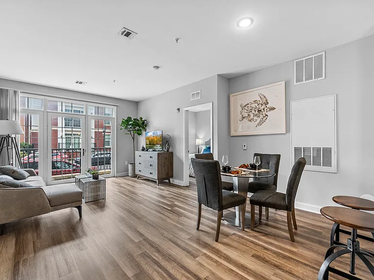 Dining And Living at Harbor Pointe, Bayonne, New Jersey