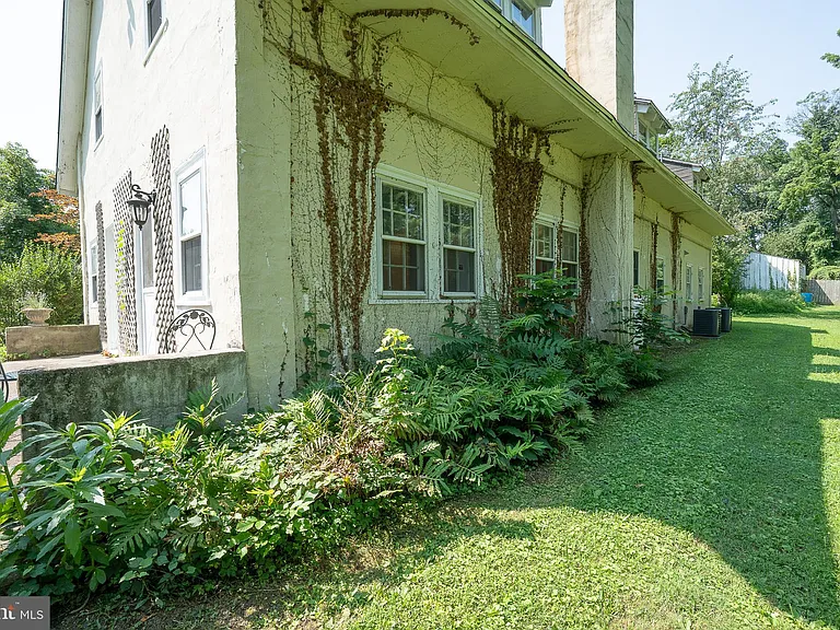 504 Harriton Rd — Photo 9