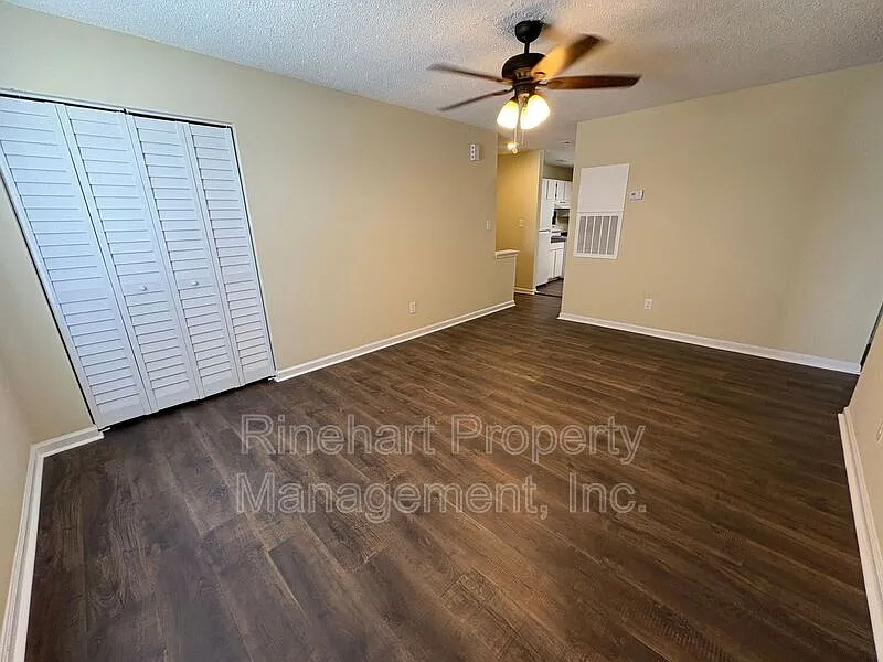 Building Photo - 1112 Camden Ave #108