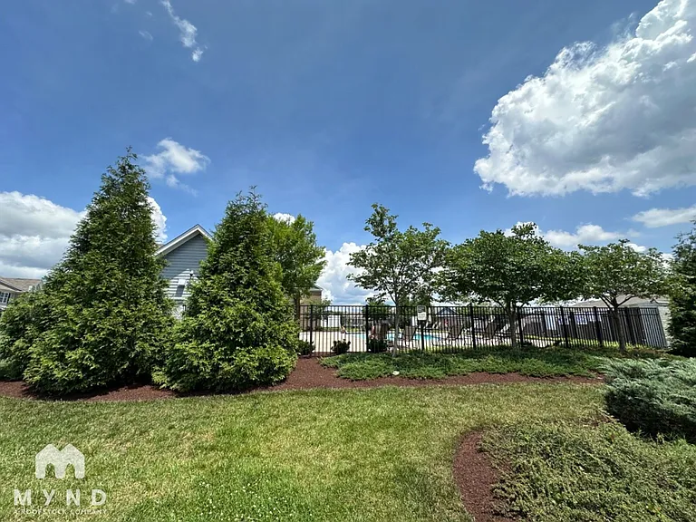 4247 Grapevine Loop #- — Photo 21