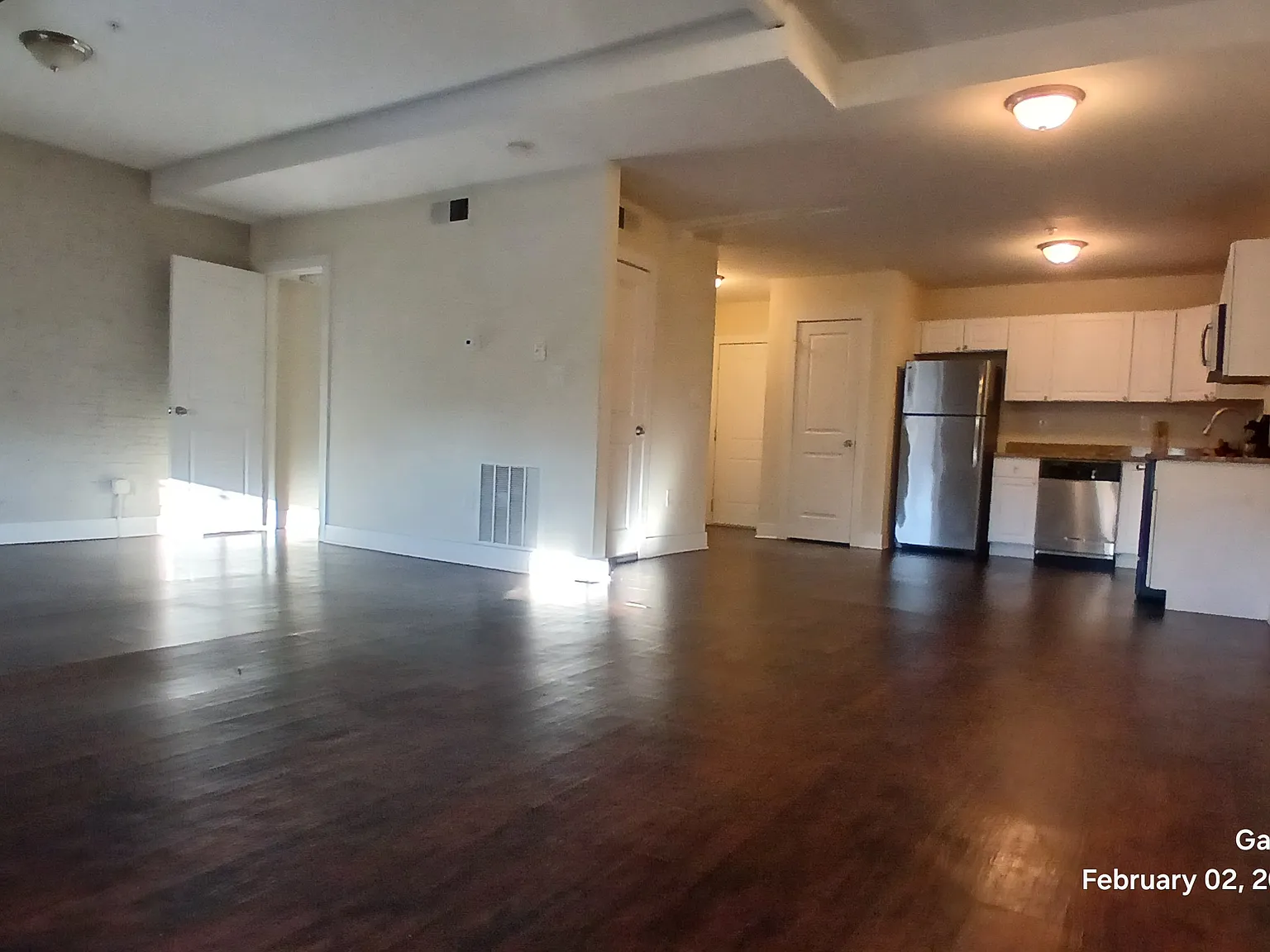 1618 Bank St — Photo 1