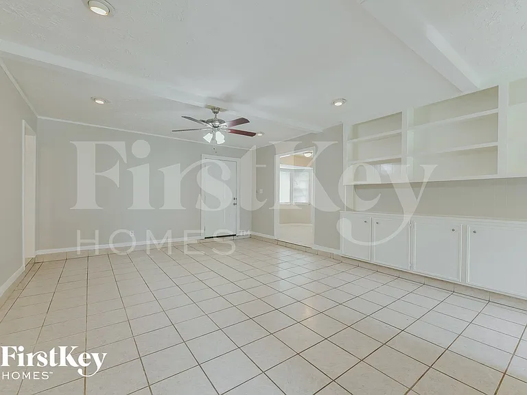 2506 Rambling Brook Dr — Photo 4