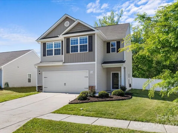7113 Amberly Hills Rd, Charlotte, NC 28215