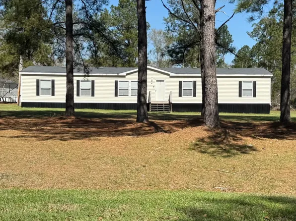 317 E Poplar Ave, Twin City, GA 30471