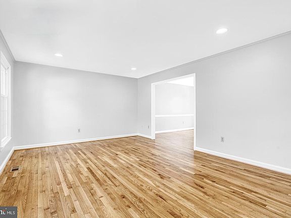 5th image of 4217 Scotland Rd