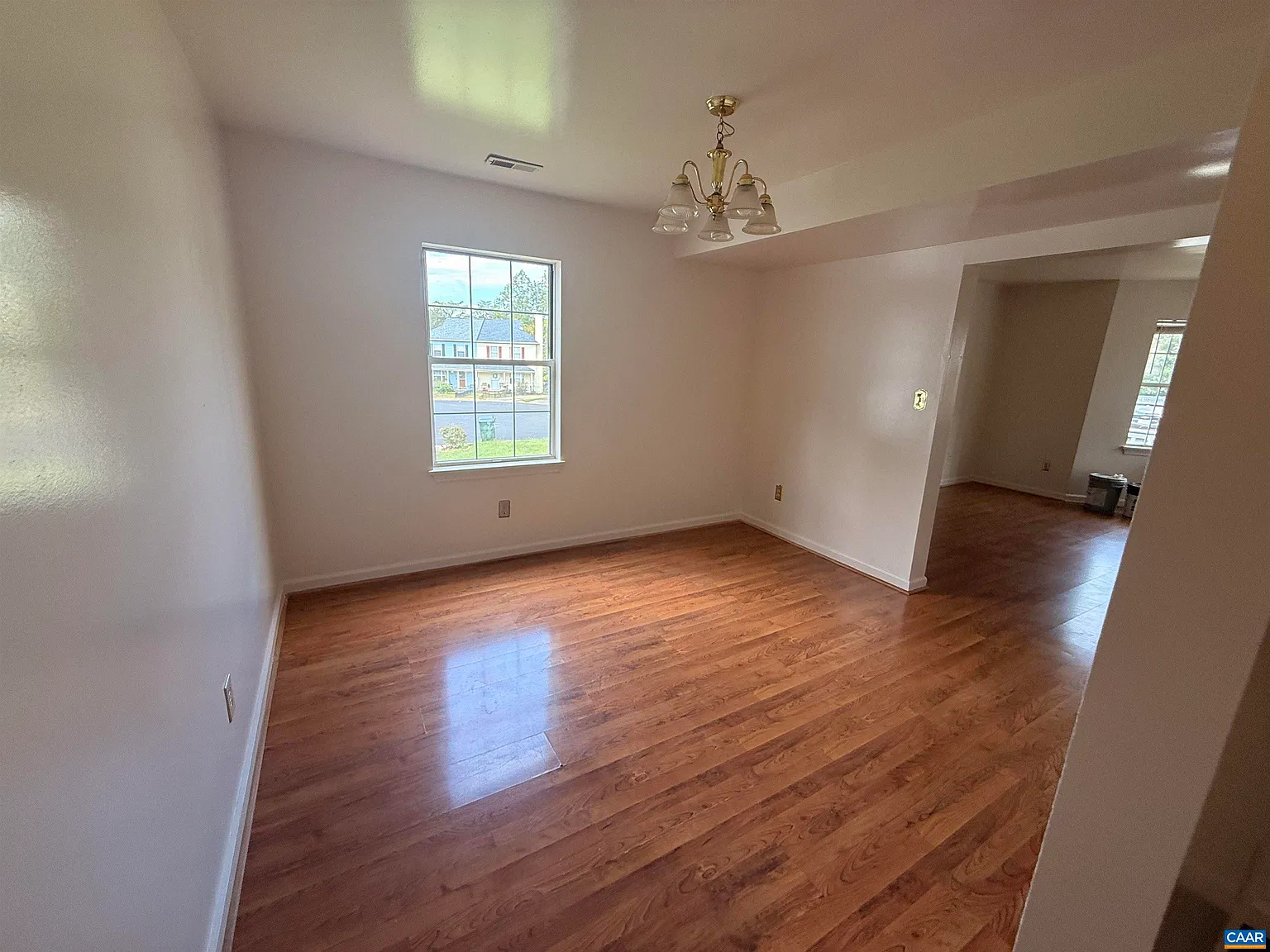 4 bed, 3.5 bath, 1972 sqft, $2,500 — Photo 4