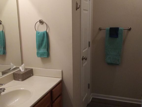 5th image of 427 Lower Stone Ave #B