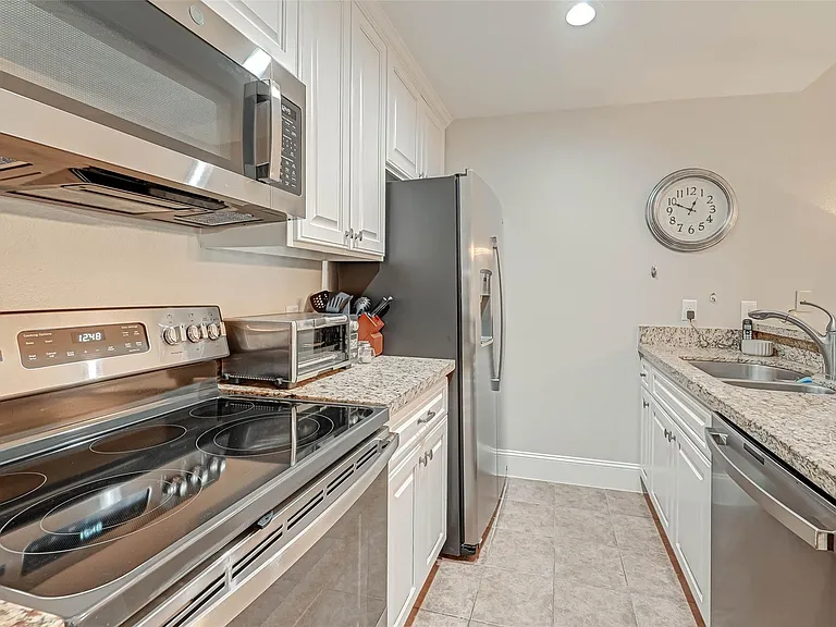 11711 Memorial Dr #389 — Photo 7