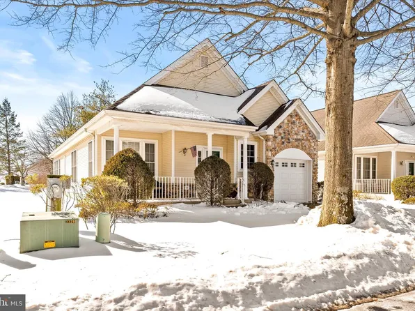 14 Hummingbird Dr, Hamilton, NJ 08690