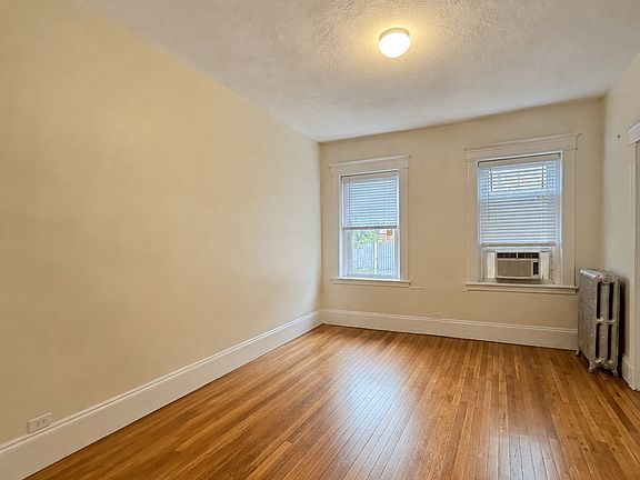 3rd image of 1330 Commonwealth Ave APT 4