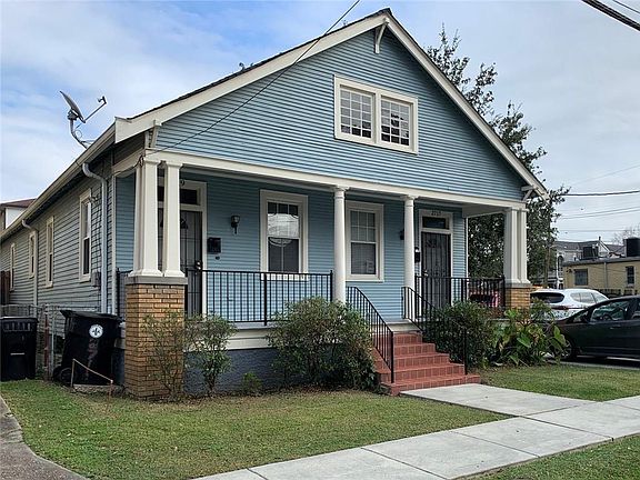 3rd image of 2717-19 General Pershing St