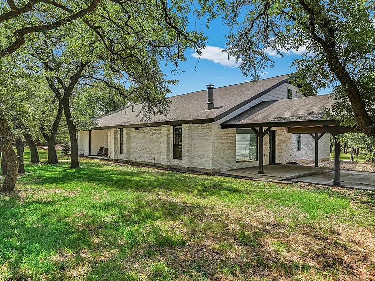 4717 Sam Bass Rd — Photo 32