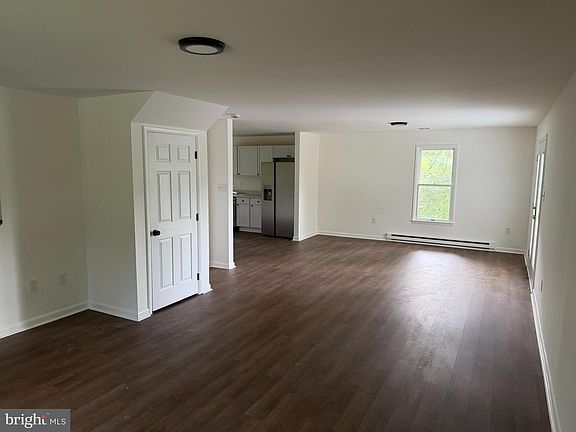 5th image of 17419 Taylors Landing Rd