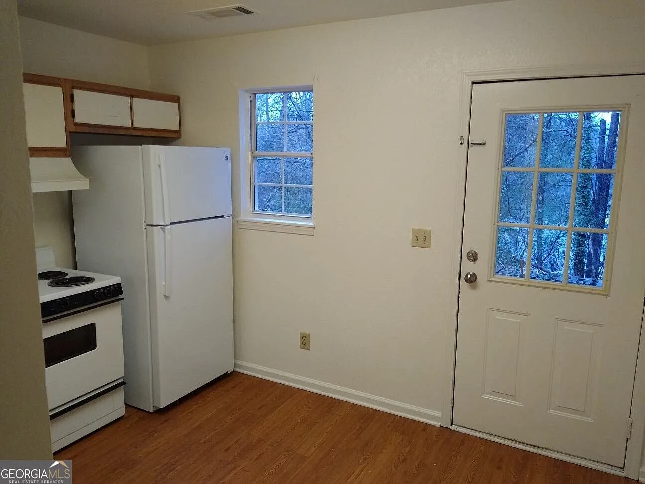 2 bed, 1.5 bath, 1000 sqft, $1,250 — Photo 3