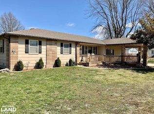 1016 W 10th St, Chanute, KS 66720