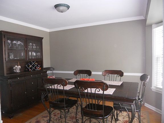 3rd image of 218 S Gibbons Ave