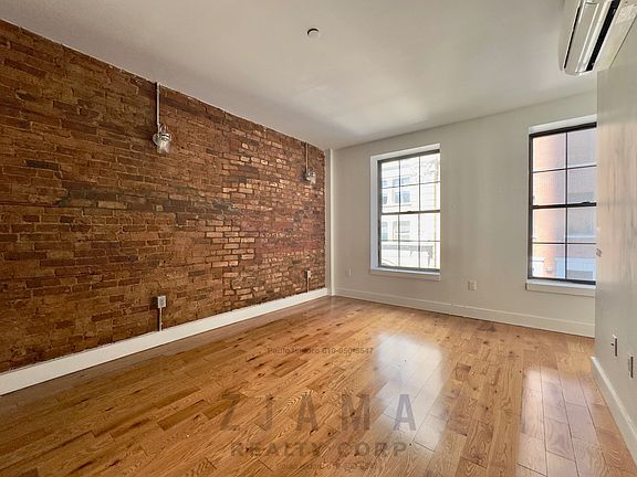 5th image of 72 Willoughby St APT 4D