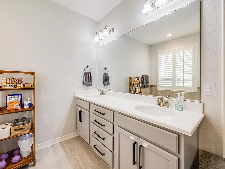 130 Creve Core Dr — Photo 24