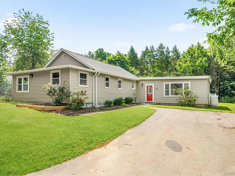 12 Dickerson Pl — Photo 2