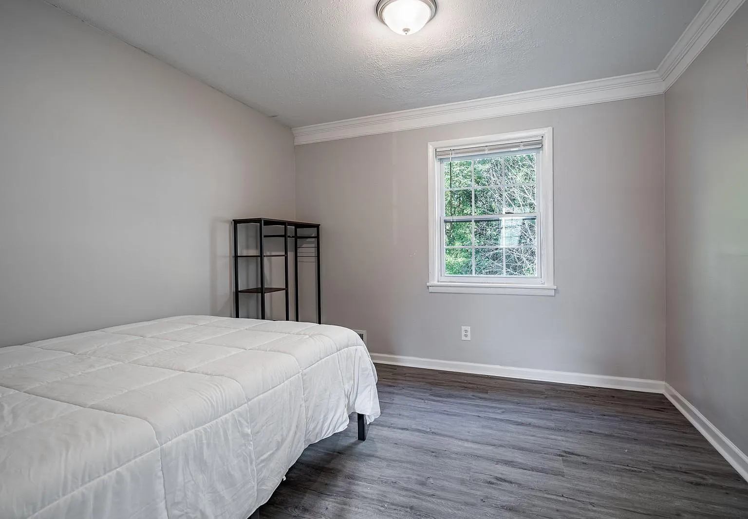 4 bed, 3.0 bath, 1734 sqft, $667 — Photo 1