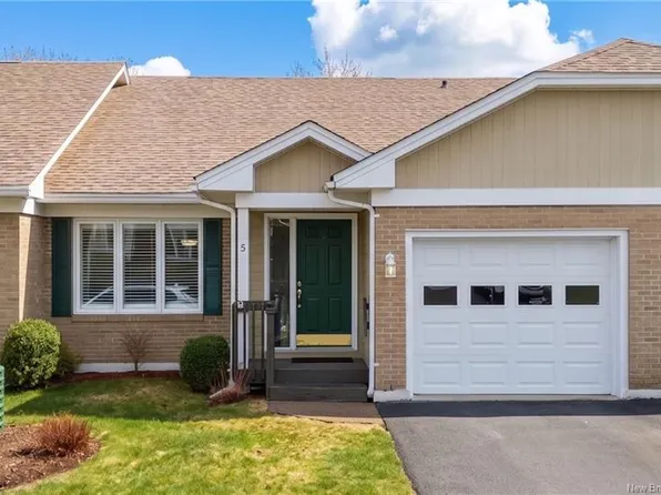 5 Abbie Pl, Saint John, NB E2M 5T3