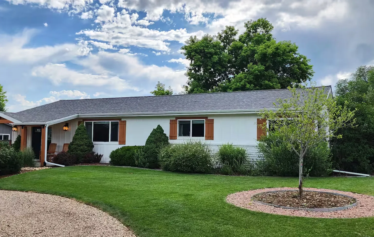 3 bed, 2500 sqft, $4,300 — Photo 3