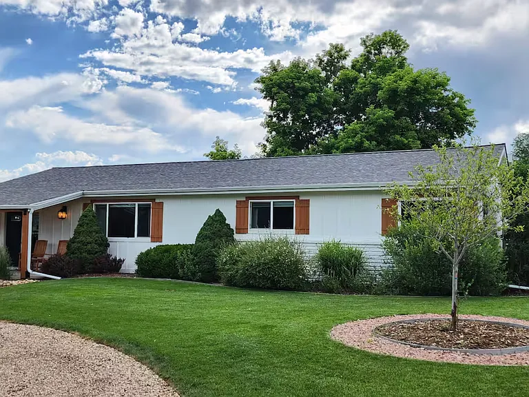 3915 Goodell Ln — Photo 3