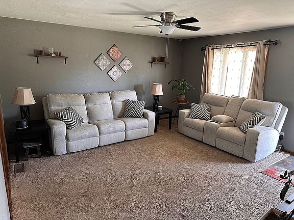2nd image of 2507 Henry Dr