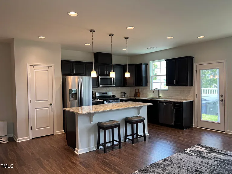 1109 Little Gem Ln — Photo 7